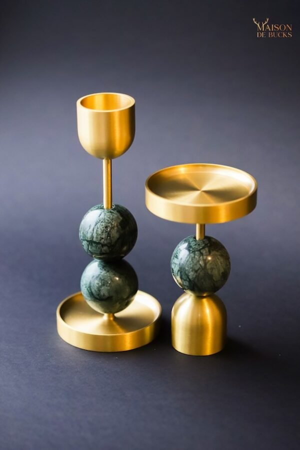 Maison de Bucks Windsor Brass candle holder with 2 marble beads - green