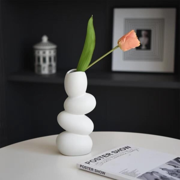 Maison de Bucks Pebble Vase