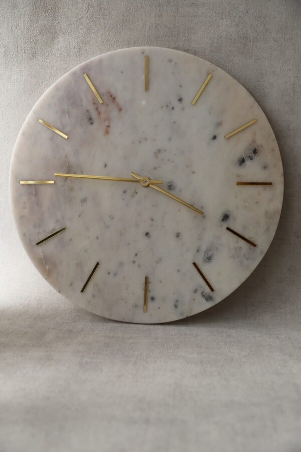 Maison de Bucks 30cm White Marble Wall Clock – Handcrafted Minimalist Design with 12 Hour Markers - Image 5