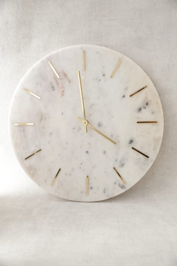 Maison de Bucks 30cm White Marble Wall Clock – Handcrafted Minimalist Design with 12 Hour Markers - Image 3