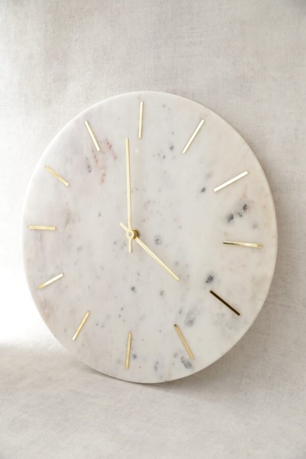 Maison de Bucks 30cm White Marble Wall Clock – Handcrafted Minimalist Design with 12 Hour Markers - Image 4