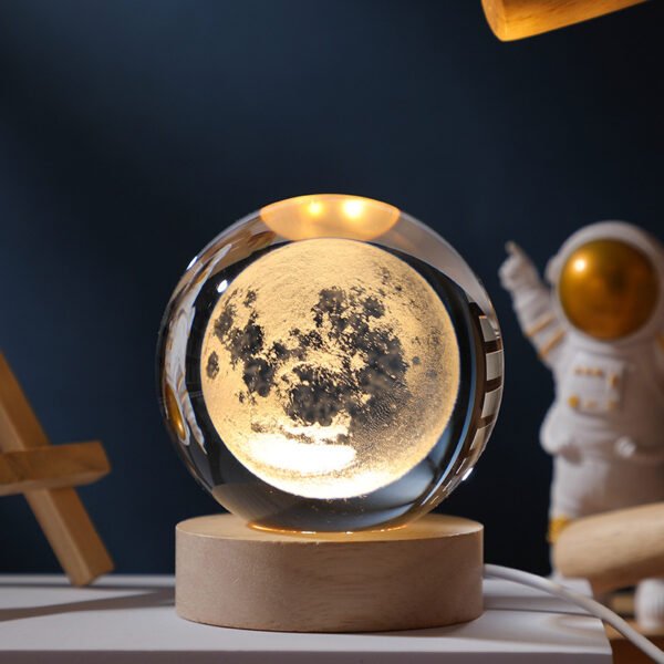 Maison de Bucks - LED Crystal Ball Lamp - Moon